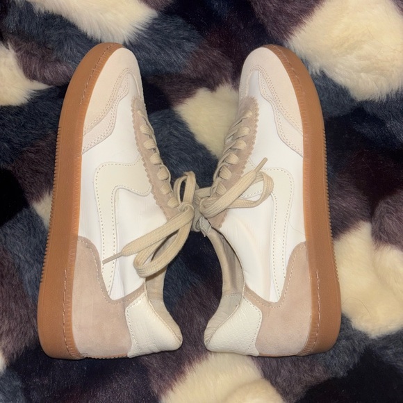 Dolce Vita Cream & White Sneakers 
✨ New Without Tags ✨ - Picture 6 of 7